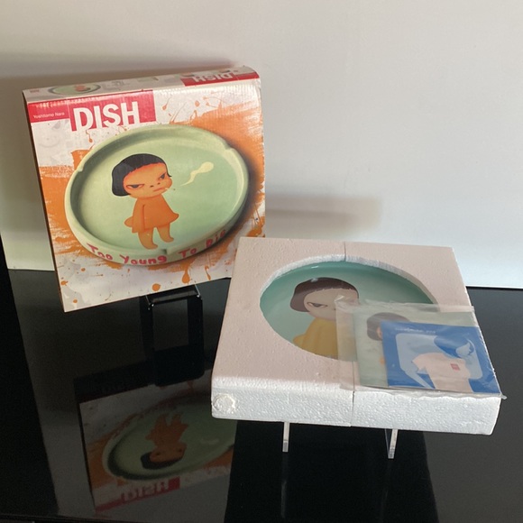 YOSHITOMO NARA NWT “TOO YOUNG TO DIE” ASHTRAY-AUTHENTIC W/ALL ORIGINAL PACKAGING - Picture 11 of 11